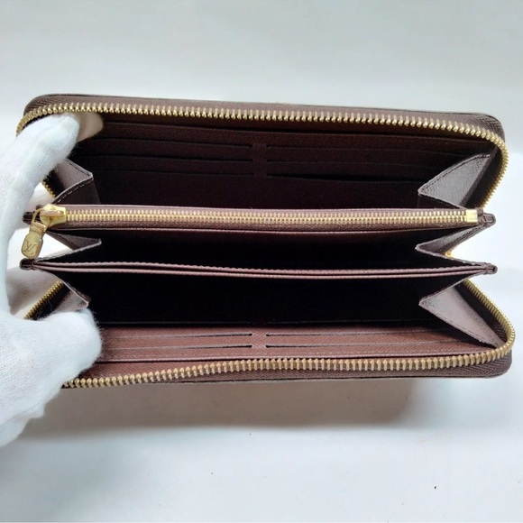 Louis Vuitton Damier Ebene Zippy Wallet - Picture 7 of 7